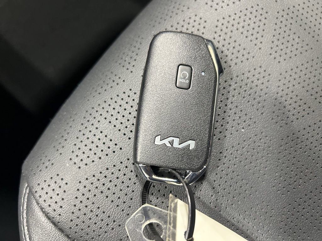 Certified 2025 Kia Seltos EX AWD/4WD image 28