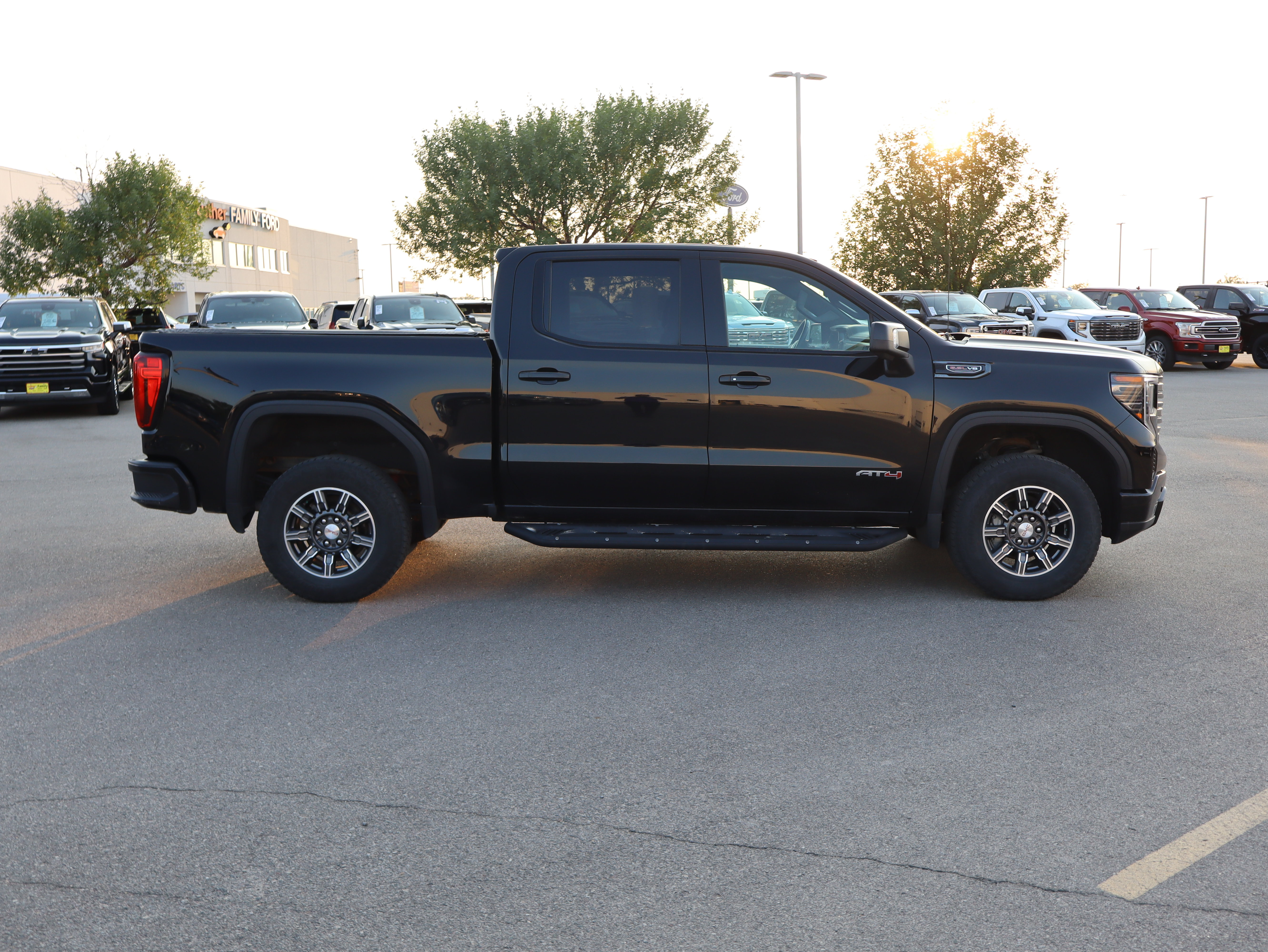 Certified 2024 GMC Sierra 1500 AT4 w/ Technology Package AWD/4WD image 8