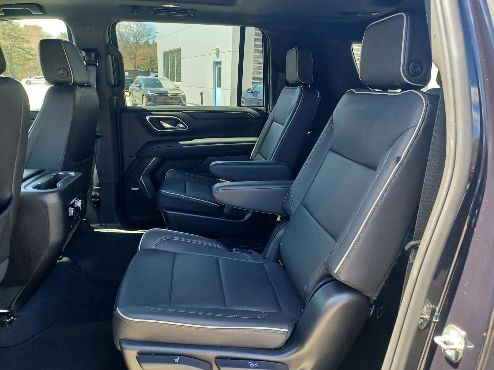 Used 2023 GMC Yukon XL SLT image 23