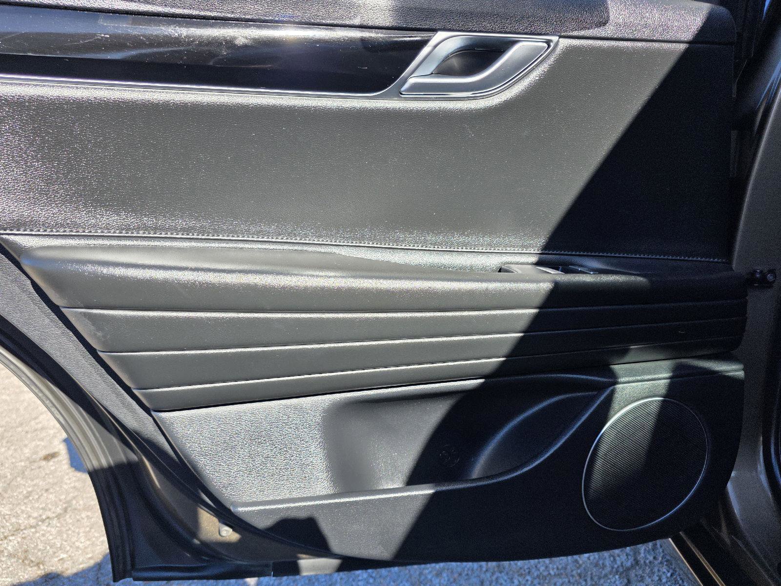 Used 2023 Genesis G80 2.5T image 31