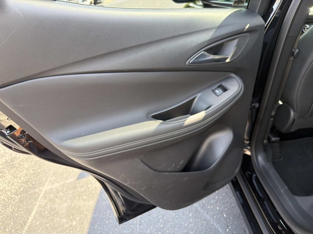 Used 2023 Buick Encore GX Select w/ Sport Touring Package FWD image 15