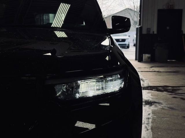 Used 2023 Jeep Grand Cherokee Altitude image 3