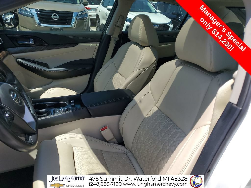 Used 2017 Nissan Maxima Platinum FWD image 22