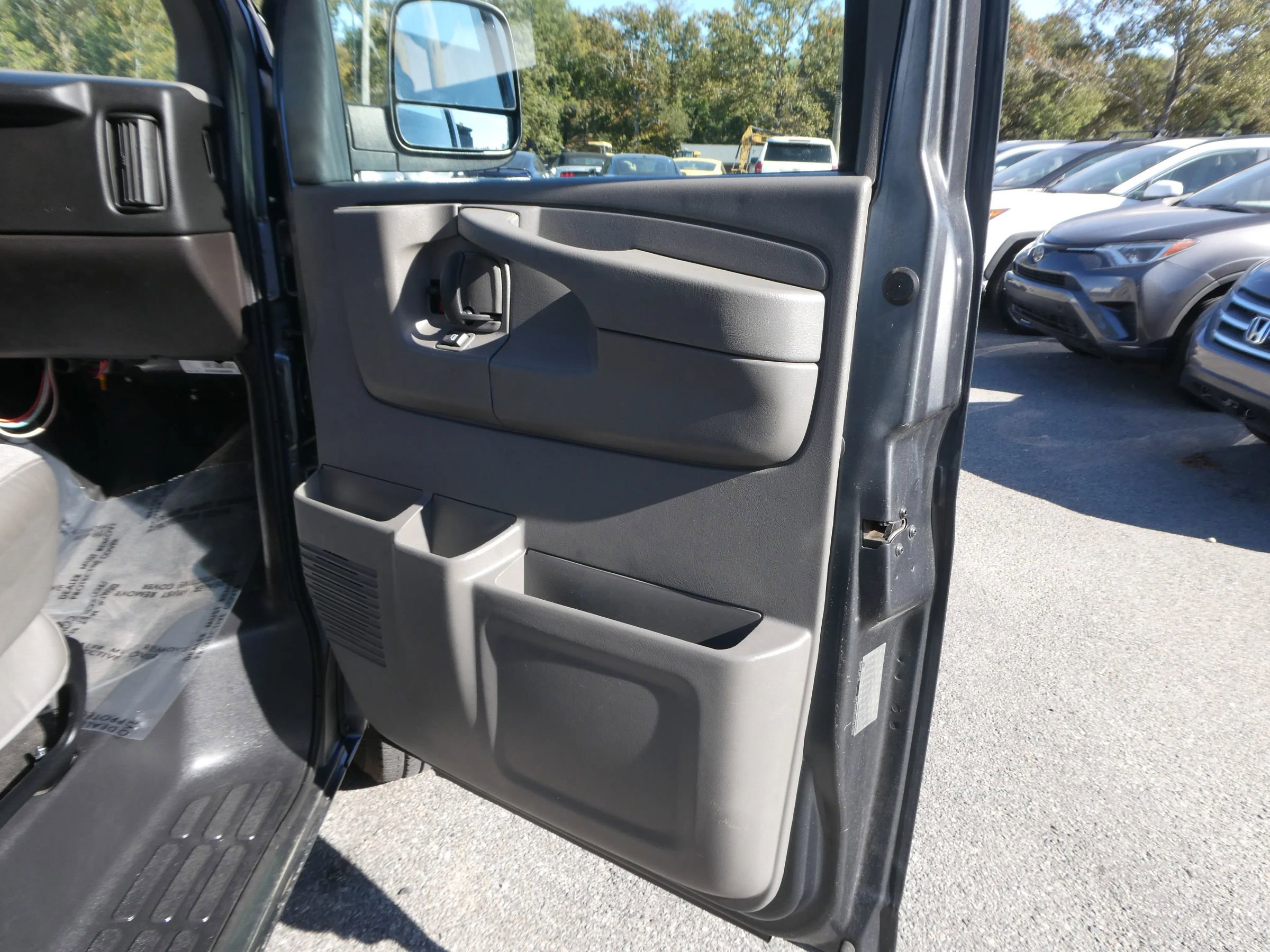 Used 2014 Chevrolet Express 1500 LS image 19