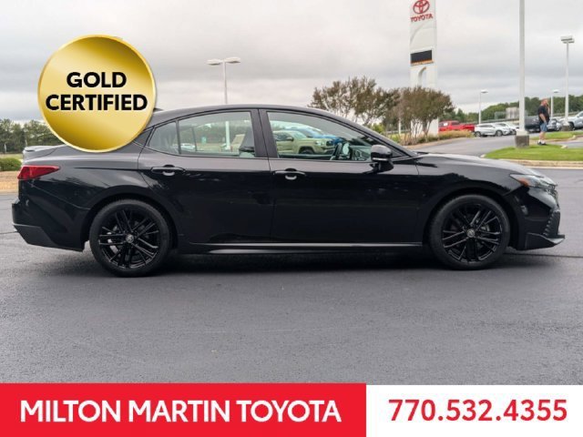 Used 2025 Toyota Camry SE FWD image 8