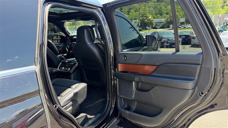 Used 2020 Lincoln Navigator Reserve AWD/4WD image 37