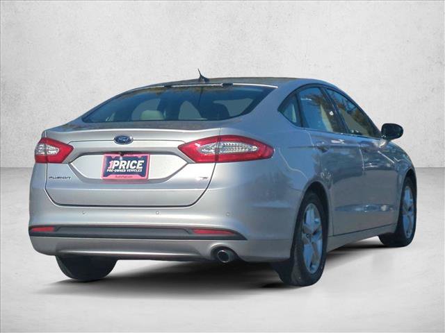 Used 2016 Ford Fusion SE FWD image 5