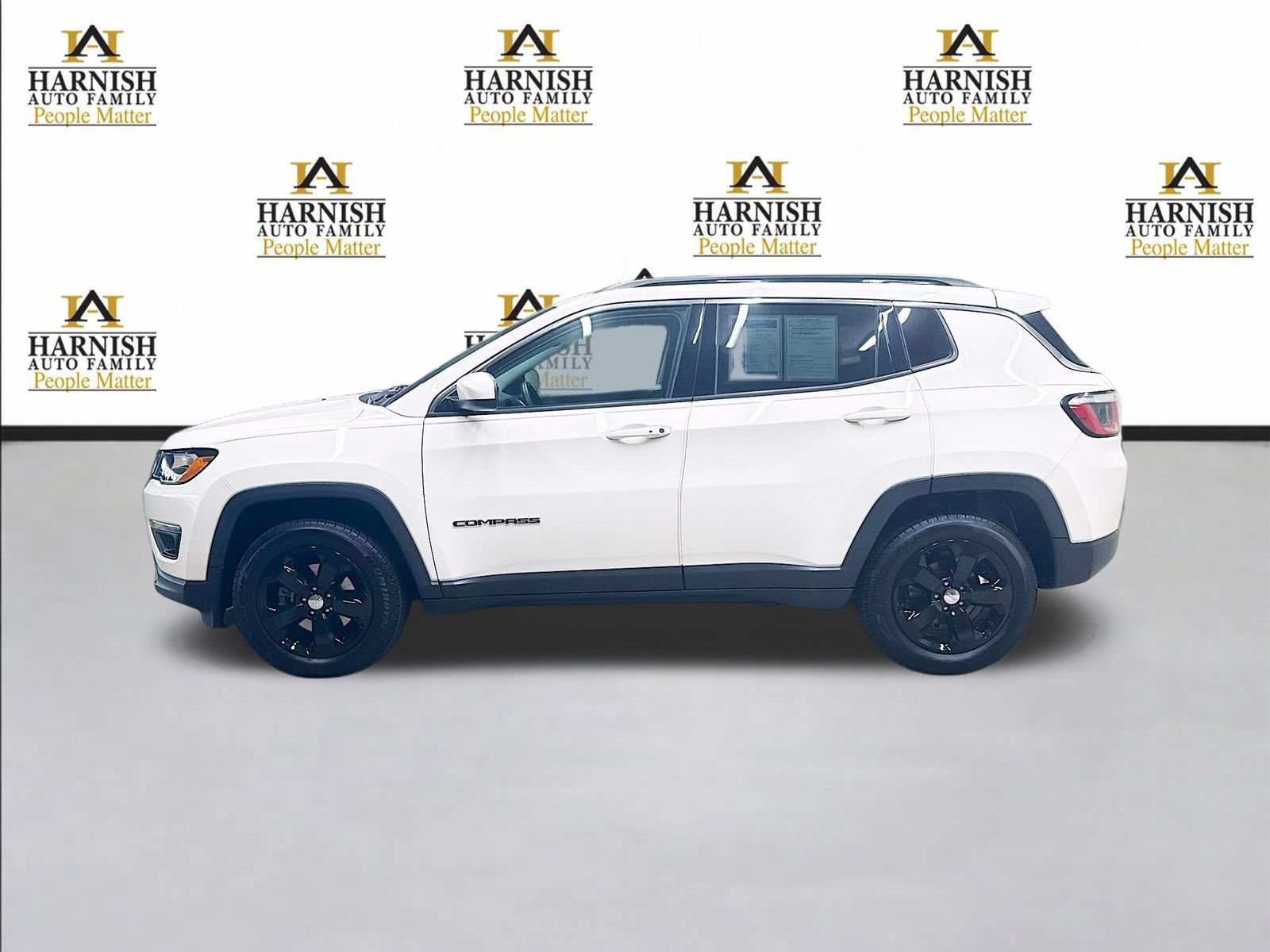 Used 2018 Jeep Compass Latitude w/ Popular Equipment Group AWD/4WD image 9