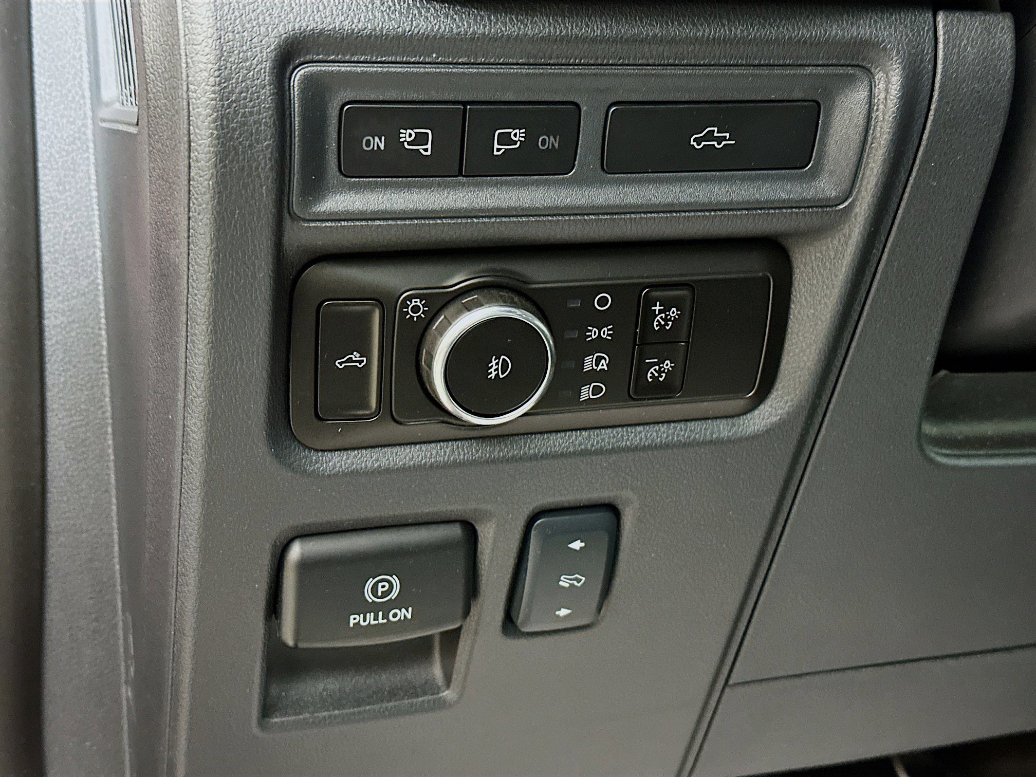 Used 2024 Ford F150 Lariat w/ Equipment Group 502A High image 10