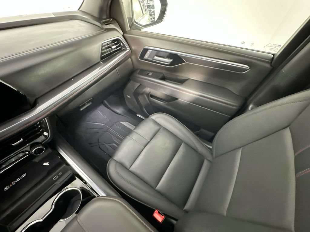 Used 2025 Chevrolet Tahoe RST w/ Comfort Package AWD/4WD image 11