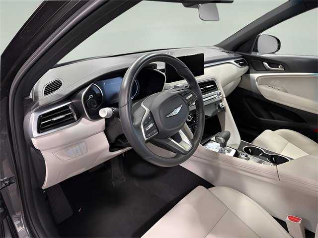 Used 2025 Genesis G70 2.5T image 10