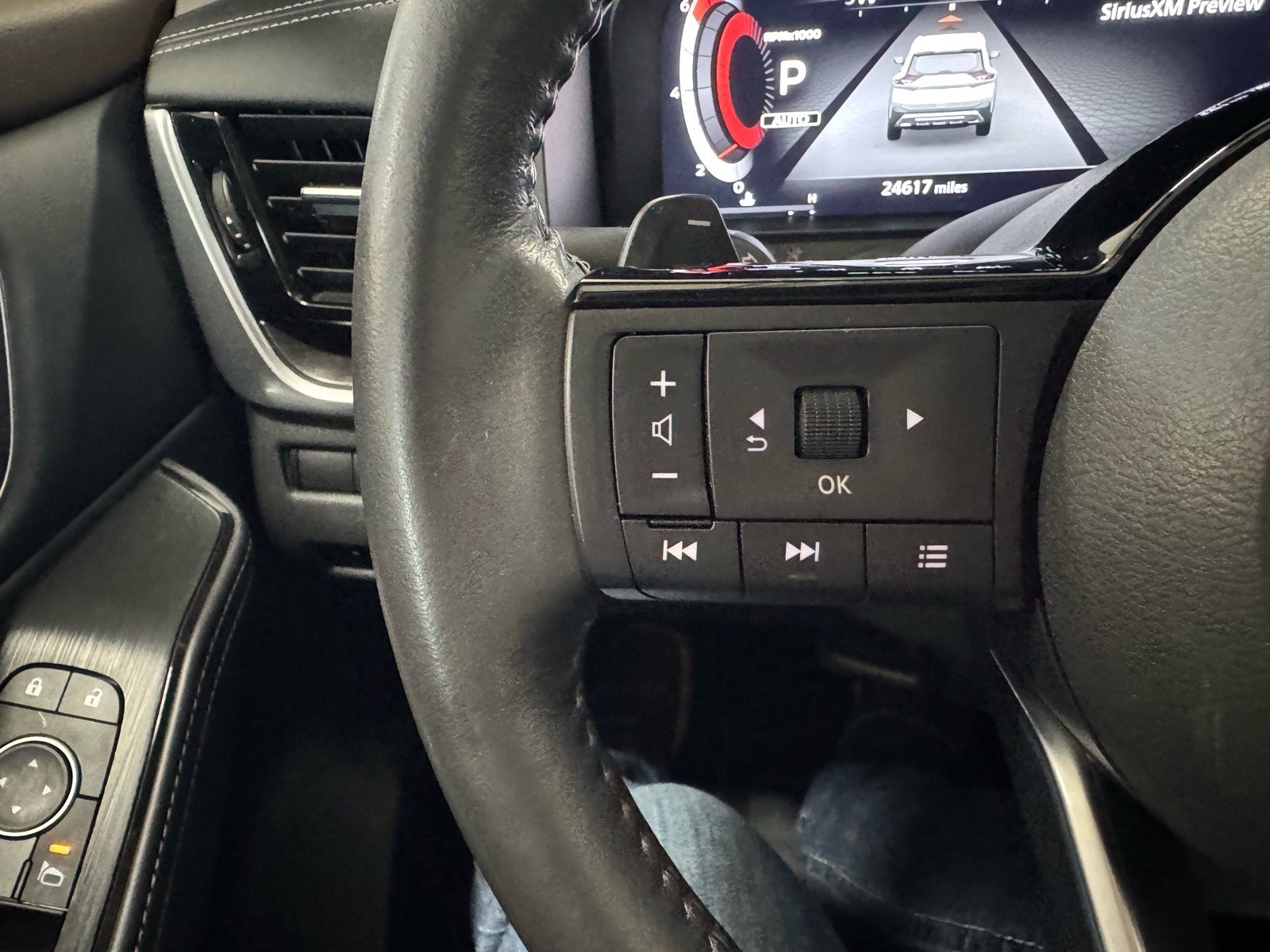 Used 2023 Nissan Rogue Platinum AWD/4WD image 27