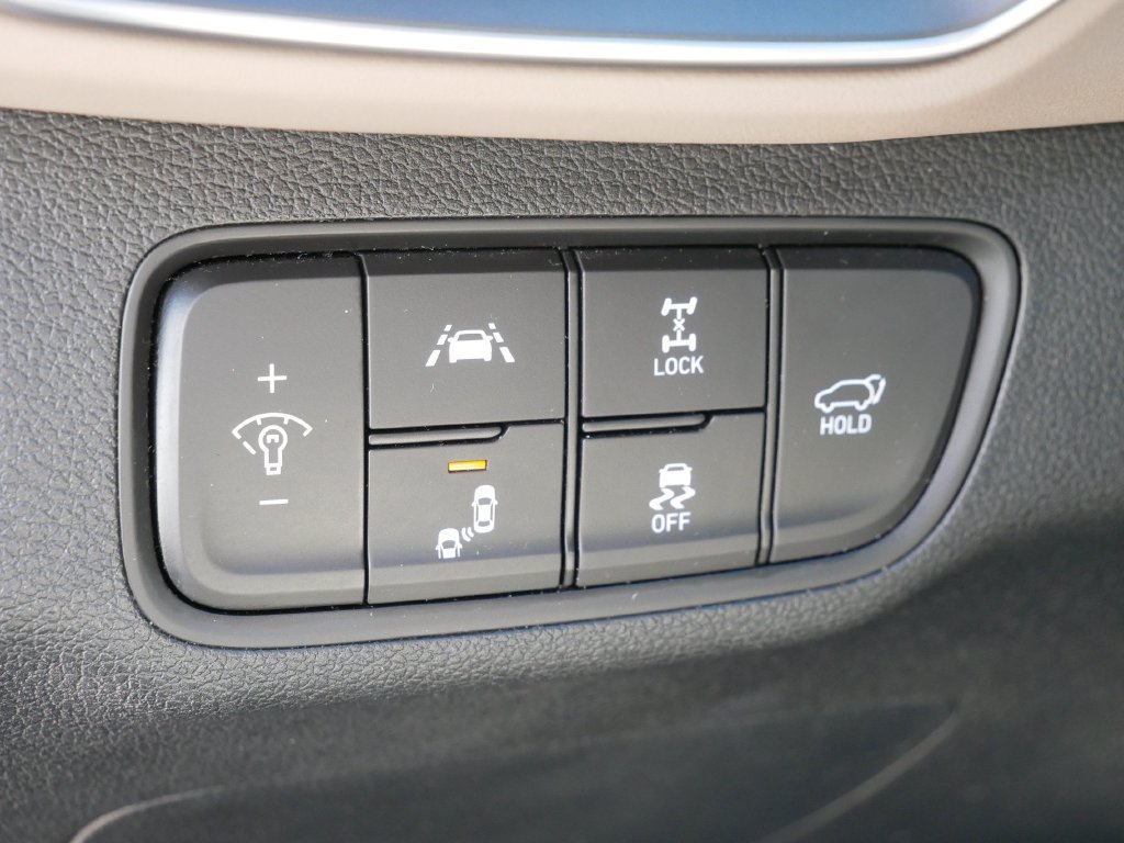 Used 2019 Hyundai Santa Fe Limited AWD/4WD image 18