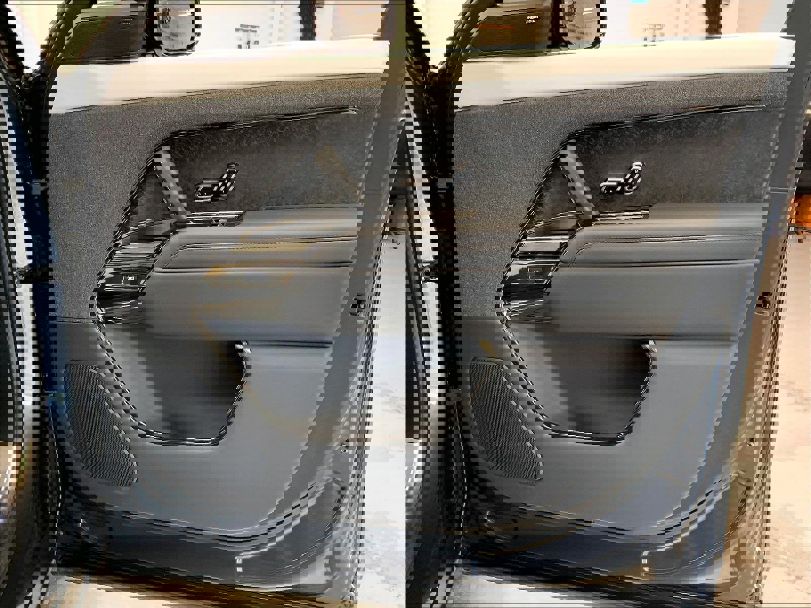 Used 2024 Land Rover Range Rover Sport Dynamic SE image 29