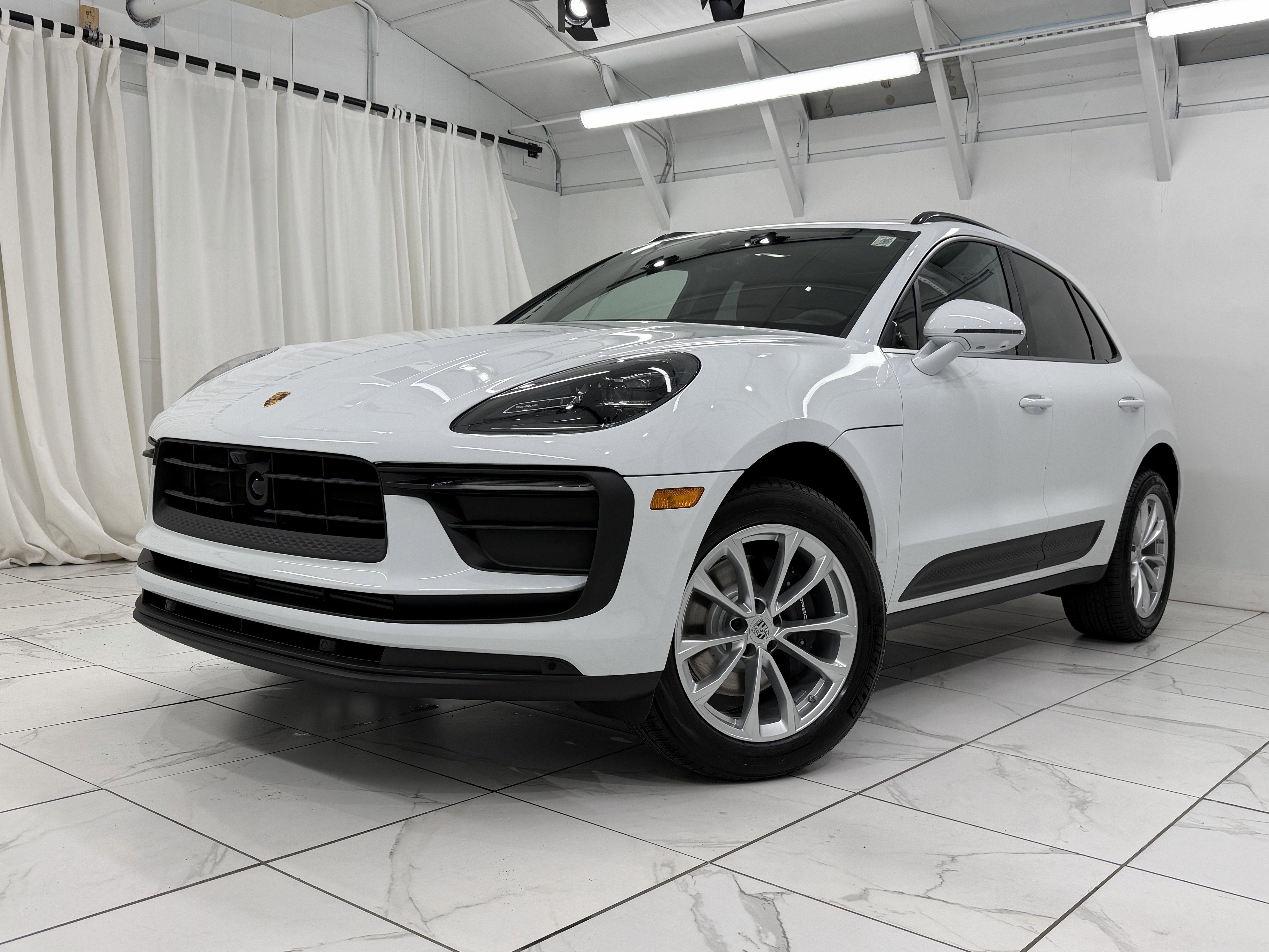 New 2026 Porsche Macan image 7