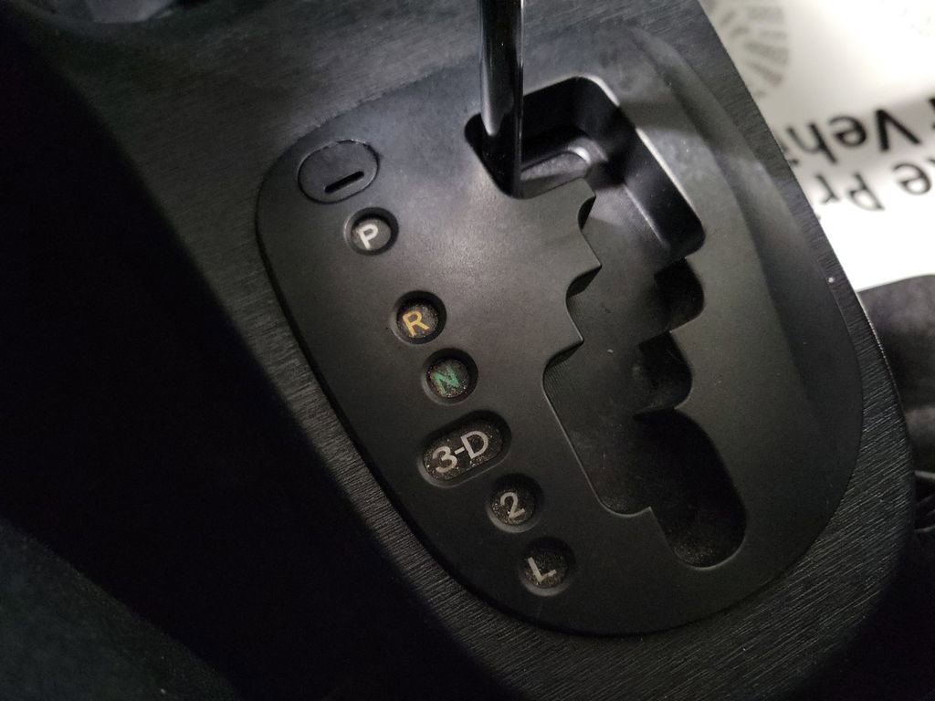 Used 2012 Toyota Yaris LE image 16