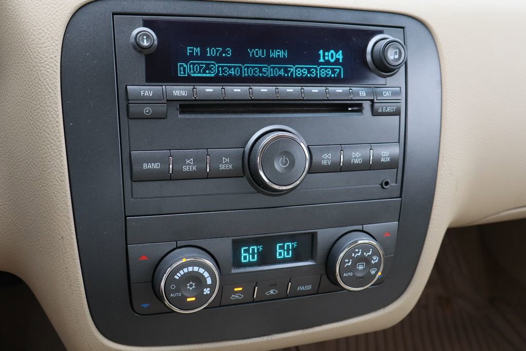 Used 2011 Buick Lucerne CXL image 14