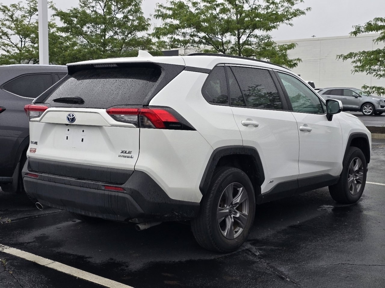 Used 2022 Toyota RAV4 XLE w/ Convenience Package AWD/4WD image 7
