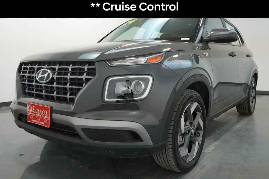 New 2024 Hyundai Venue SEL image 4