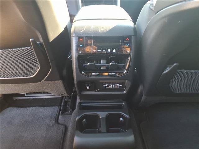 Used 2022 Jeep Grand Cherokee L Overland w/ Luxury Tech Group IV AWD/4WD image 36