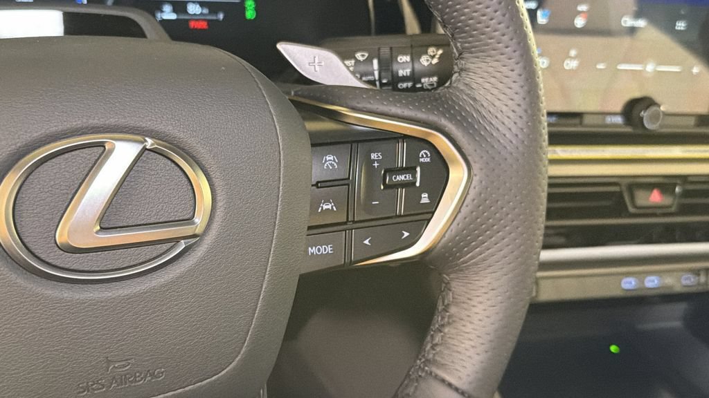 New 2026 Lexus TX 500h AWD image 18