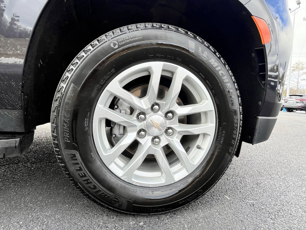 Used 2024 Chevrolet Suburban LT image 31