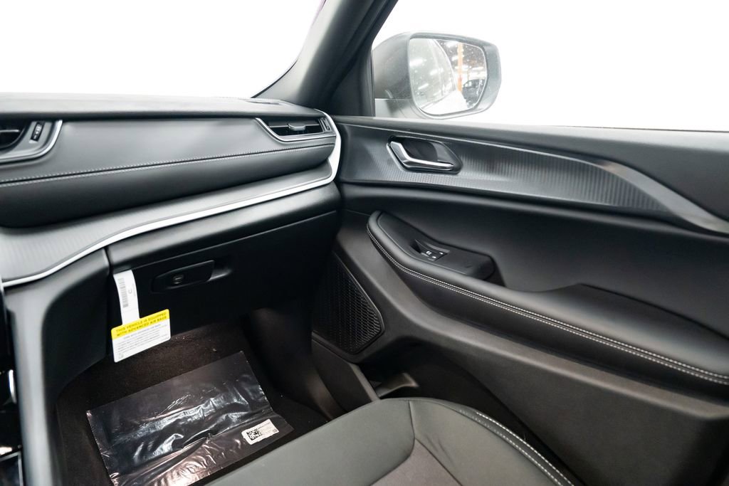 New 2025 Jeep Grand Cherokee Laredo X w/ Luxury Tech Group I image 10