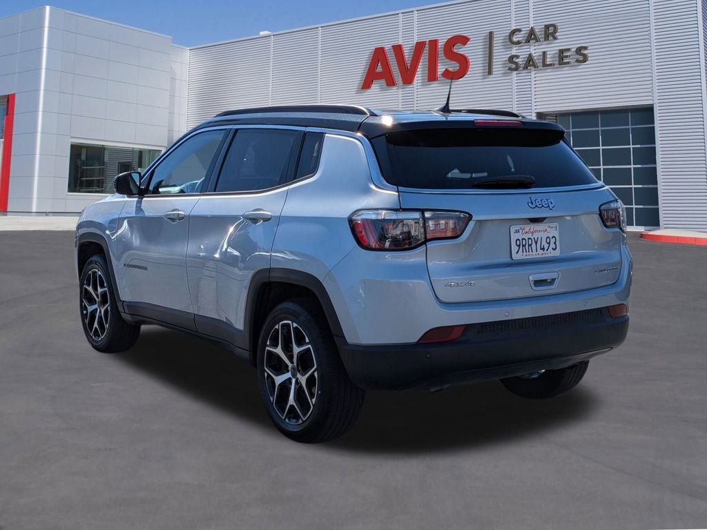 Used 2025 Jeep Compass Limited image 9