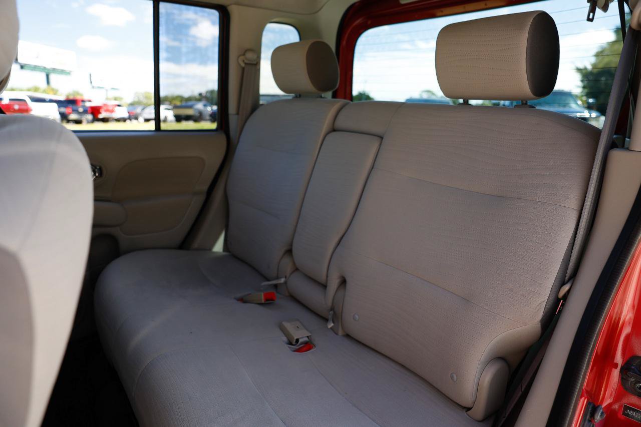 Used 2009 Nissan Cube 1.8 S w/ Interior Designer Pkg FWD image 8