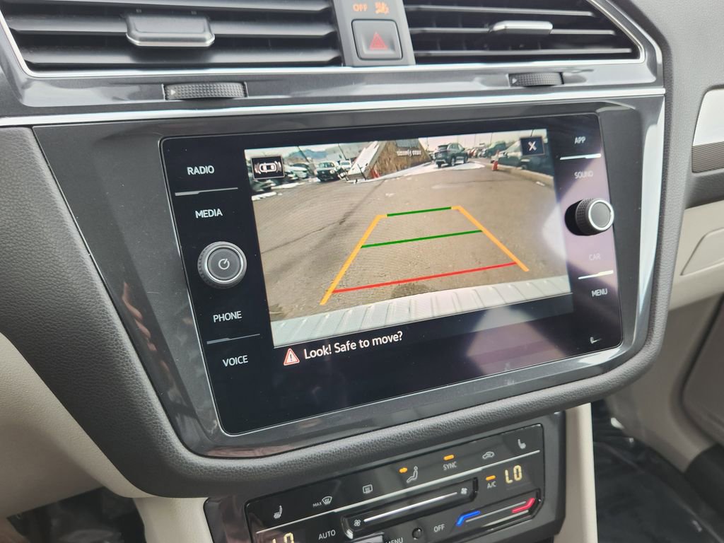 Used 2022 Volkswagen Tiguan SE image 8