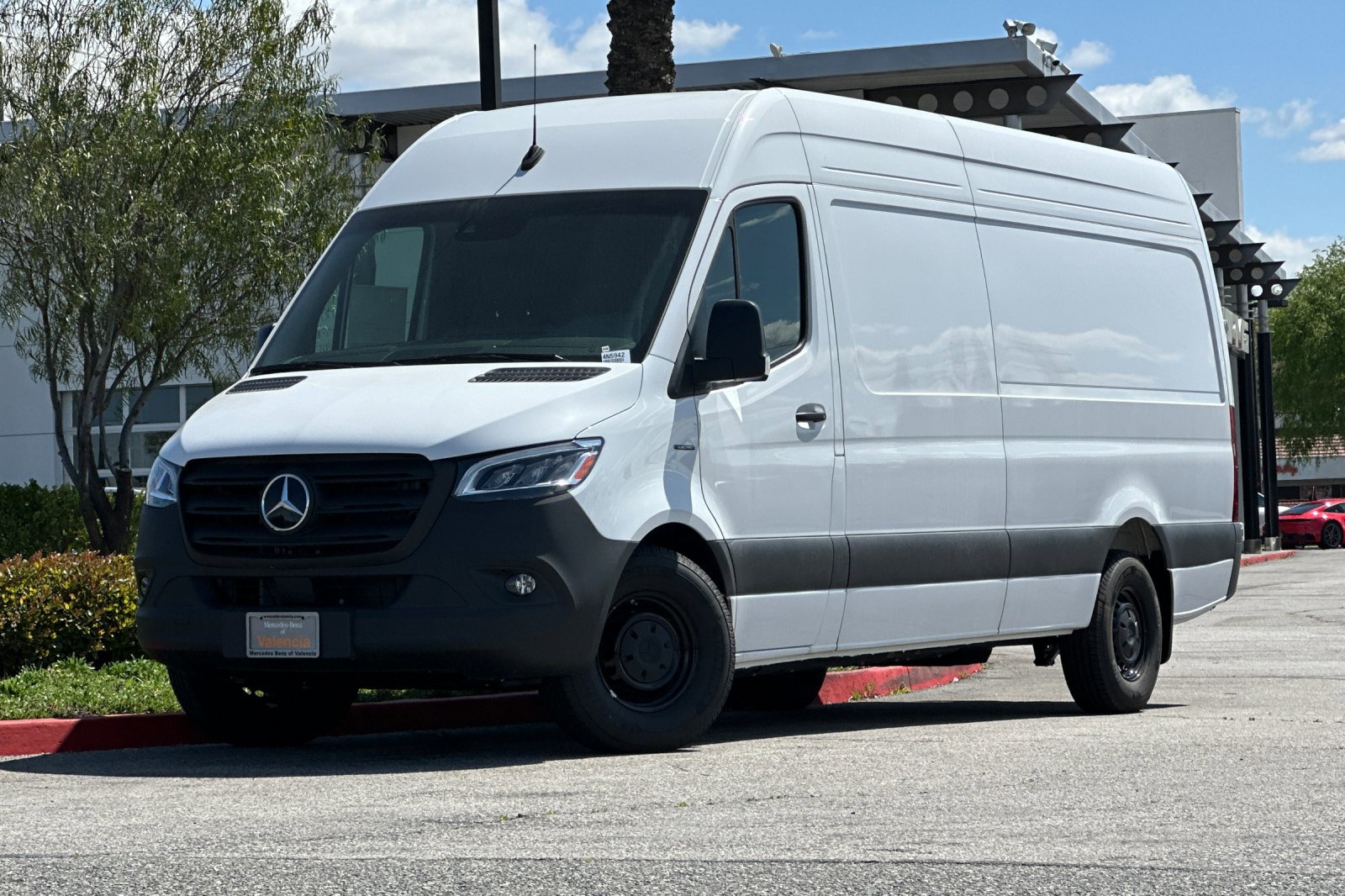 New 2024 Mercedes-Benz eSprinter 170 Cargo image 2
