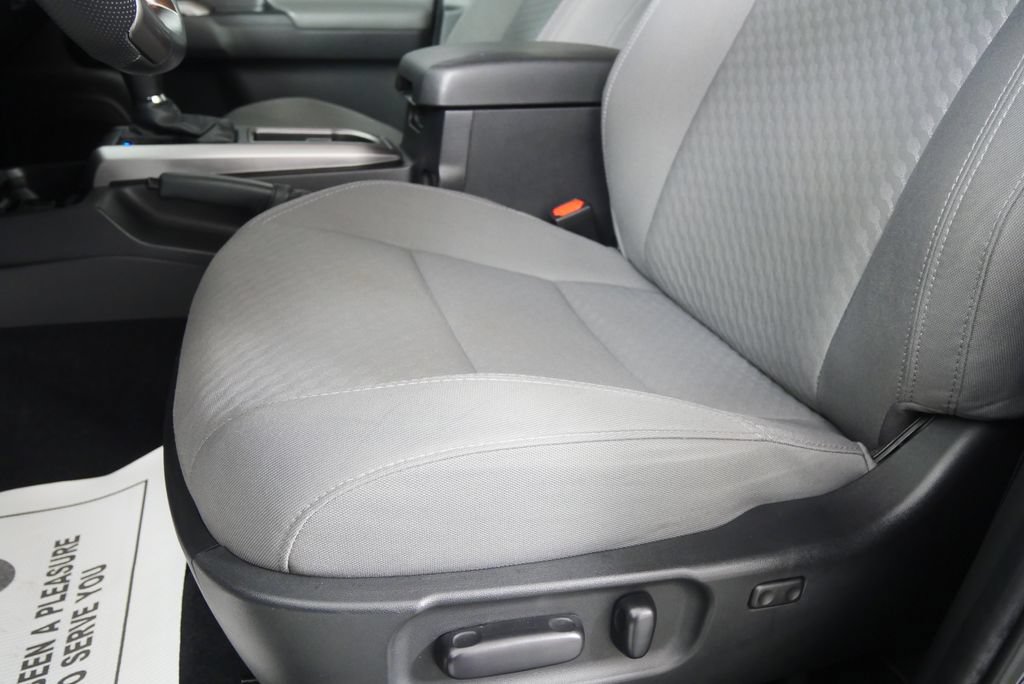 Used 2022 Toyota Tacoma SR5 w/ Technology Package RWD image 10
