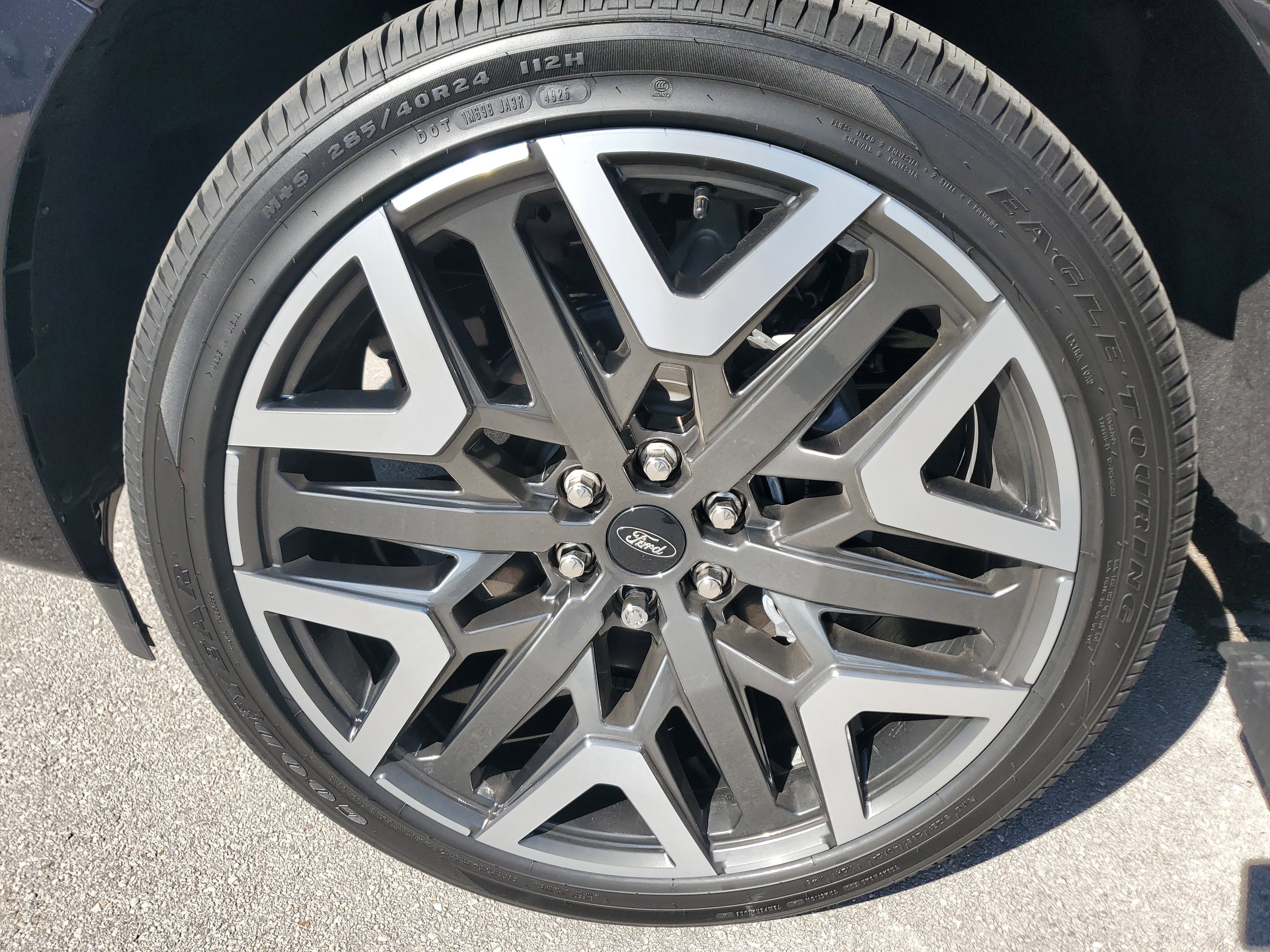 New 2026 Ford Expedition Max Platinum image 8