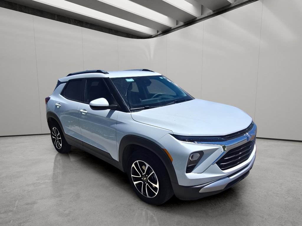 Used 2025 Chevrolet TrailBlazer LT AWD/4WD image 7