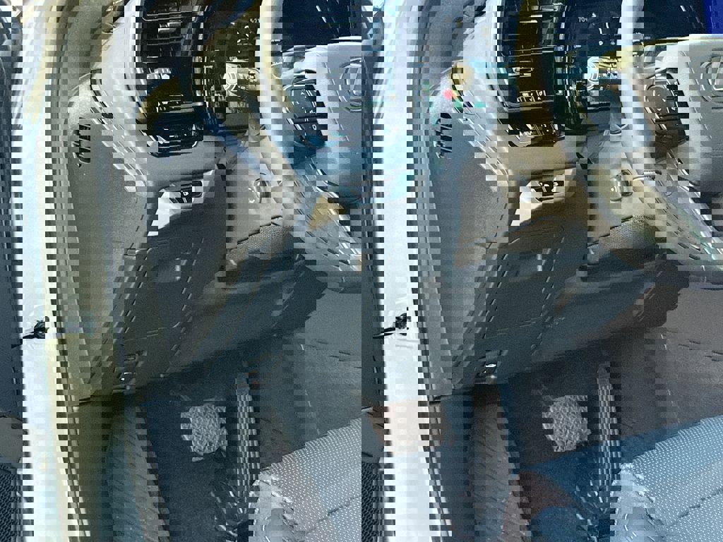 New 2026 Lexus RX 450h AWD image 17