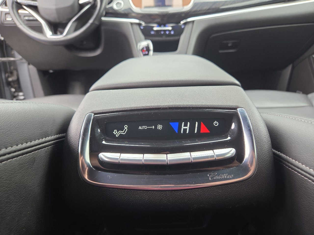 Used 2022 Cadillac XT6 Premium Luxury image 34