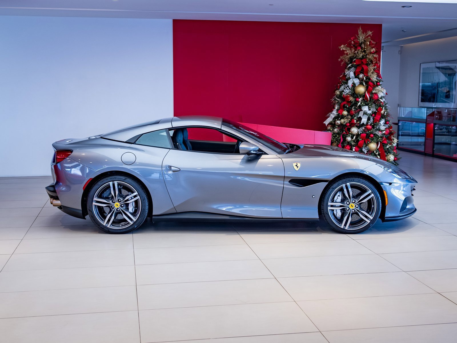 Used 2022 Ferrari Portofino M image 36