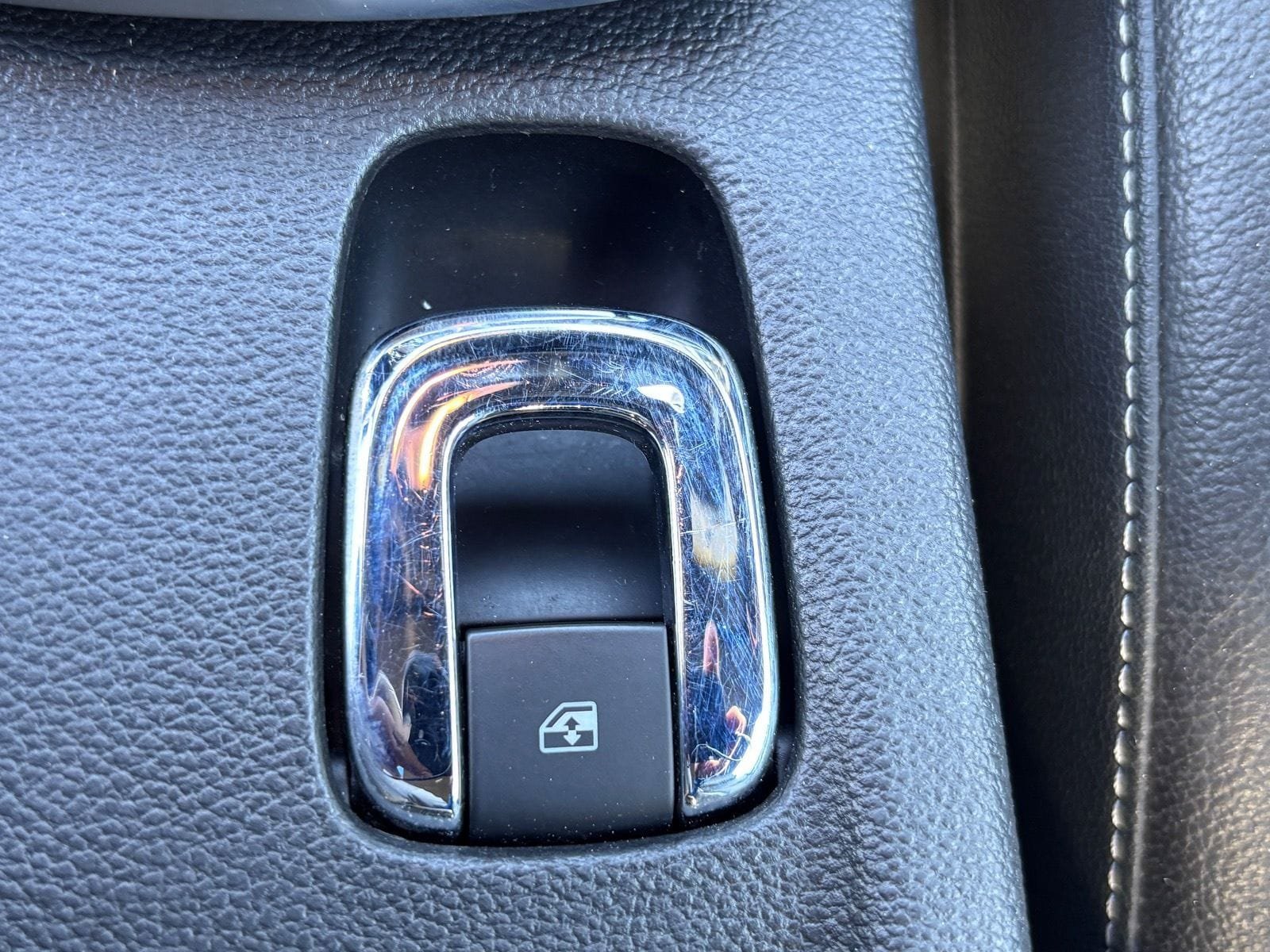 Used 2019 Buick Cascada Premium FWD image 36