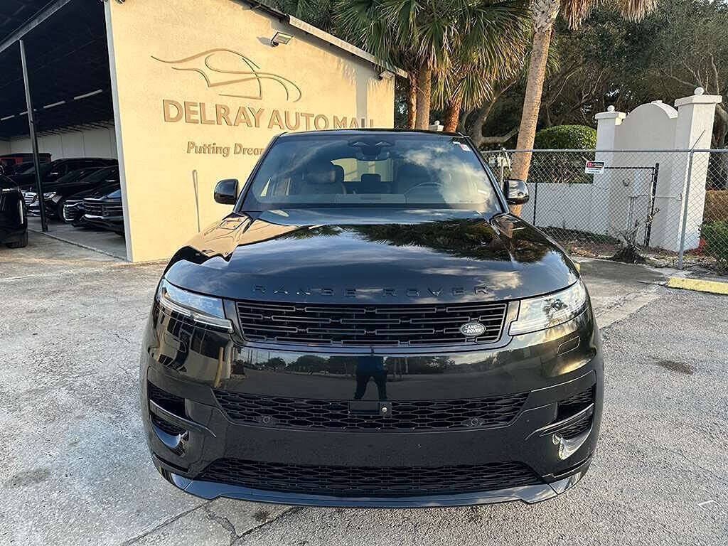 Used 2024 Land Rover Range Rover Sport Dynamic SE AWD/4WD image 3