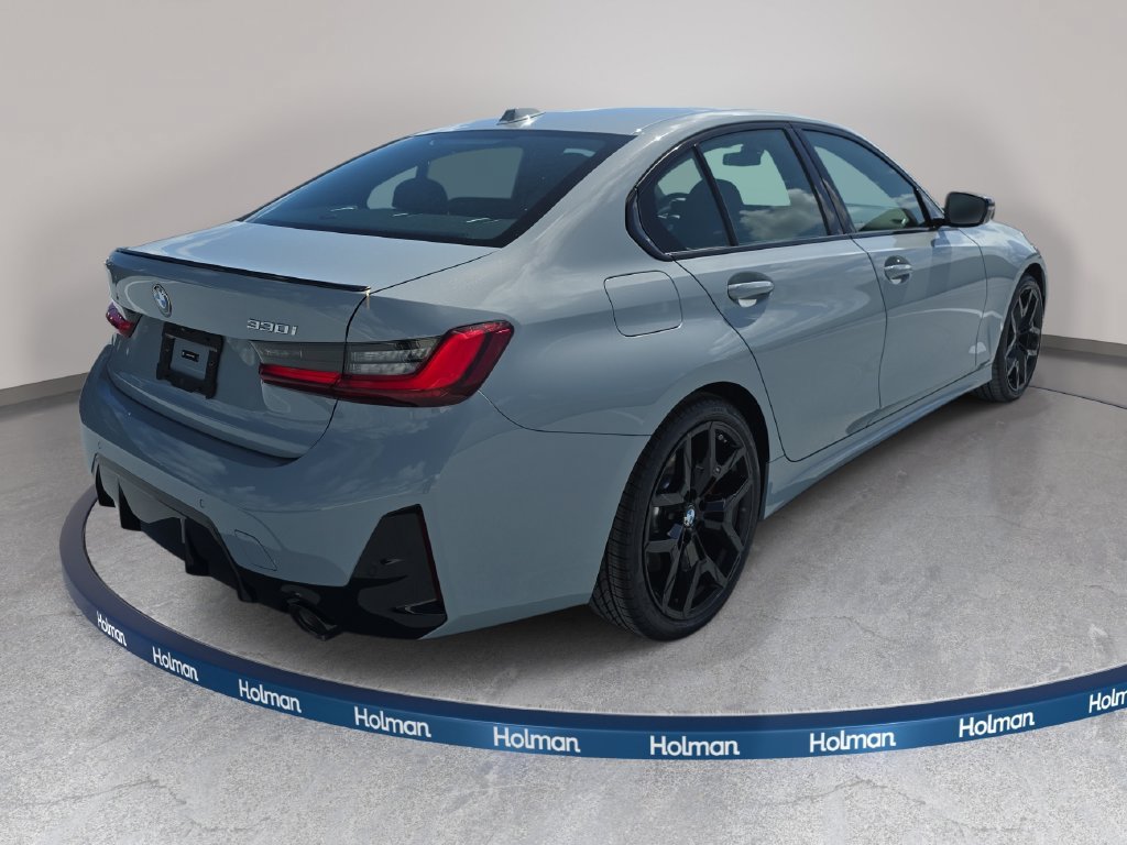 Used 2026 BMW 330i Sedan w/ M Sport Package RWD image 4