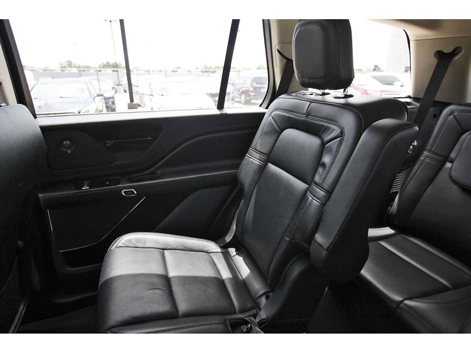 Used 2022 Lincoln Aviator Reserve w/ Elements Package Plus RWD image 9