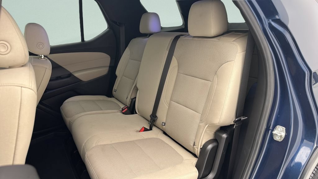 Used 2023 Chevrolet Traverse LS w/ Safety Package AWD/4WD image 10