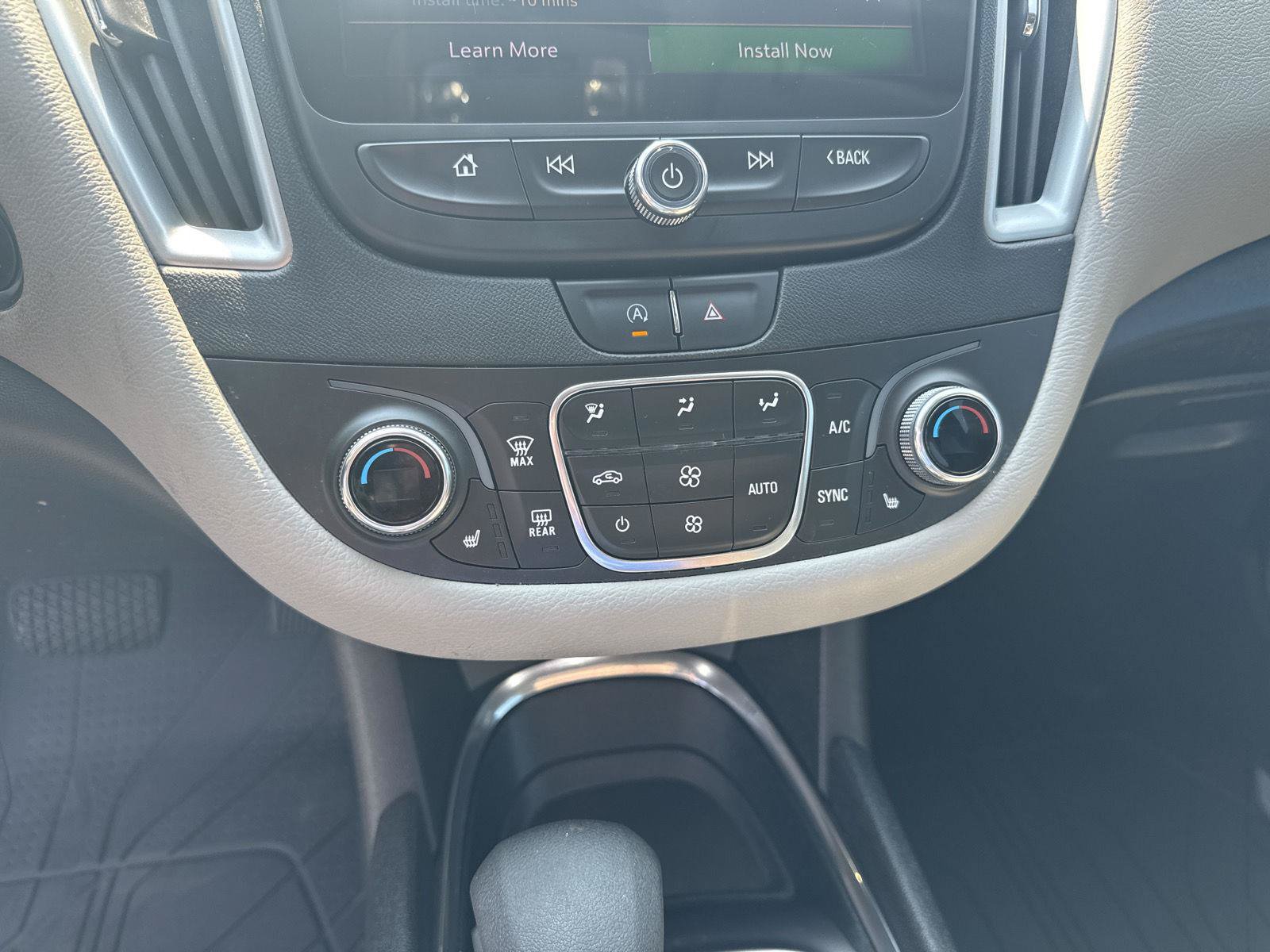 Used 2023 Chevrolet Malibu LT FWD image 24