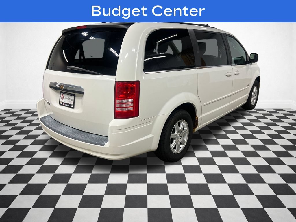 Used 2008 Chrysler Town & Country Touring FWD image 8