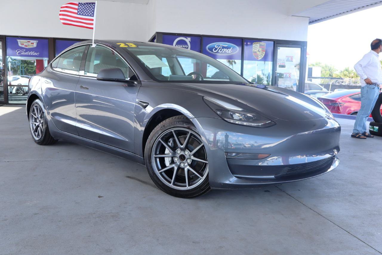 Used 2023 Tesla Model 3 Standard Range RWD image 3
