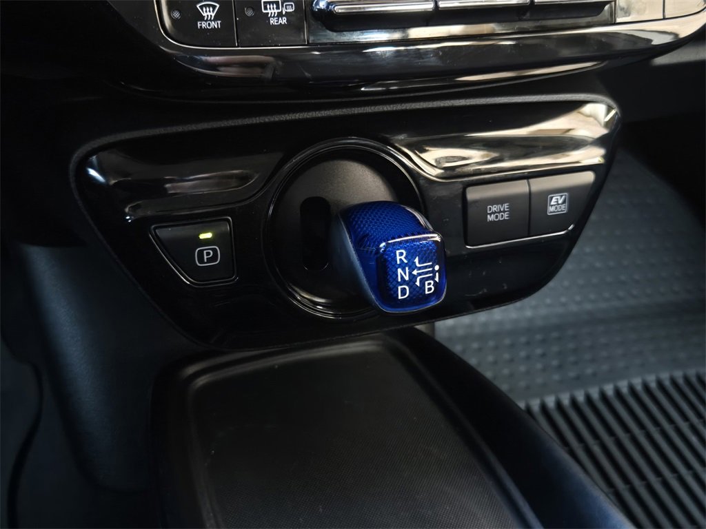Used 2022 Toyota Prius LE image 18