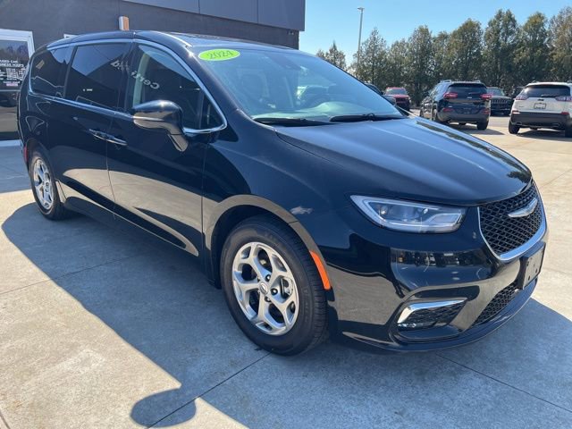 Certified 2024 Chrysler Pacifica Limited FWD image 1
