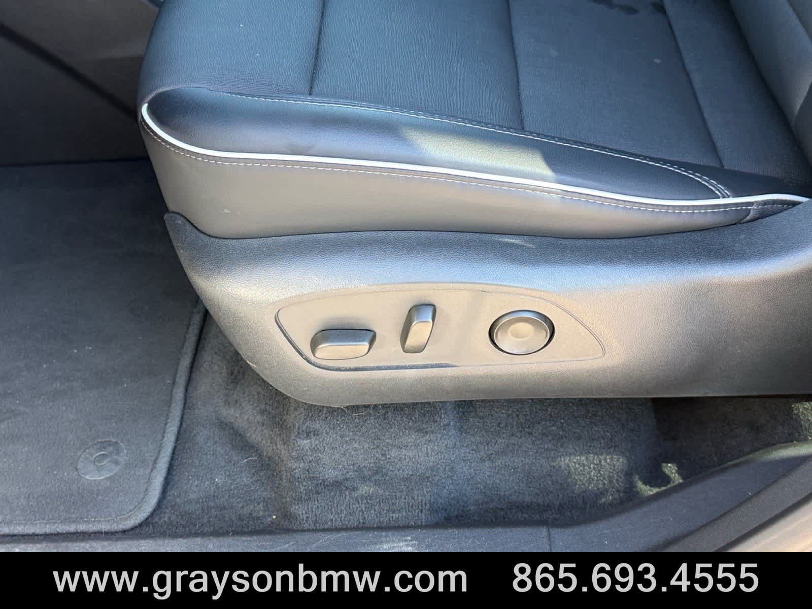 Used 2025 Buick Enclave Preferred AWD/4WD image 13