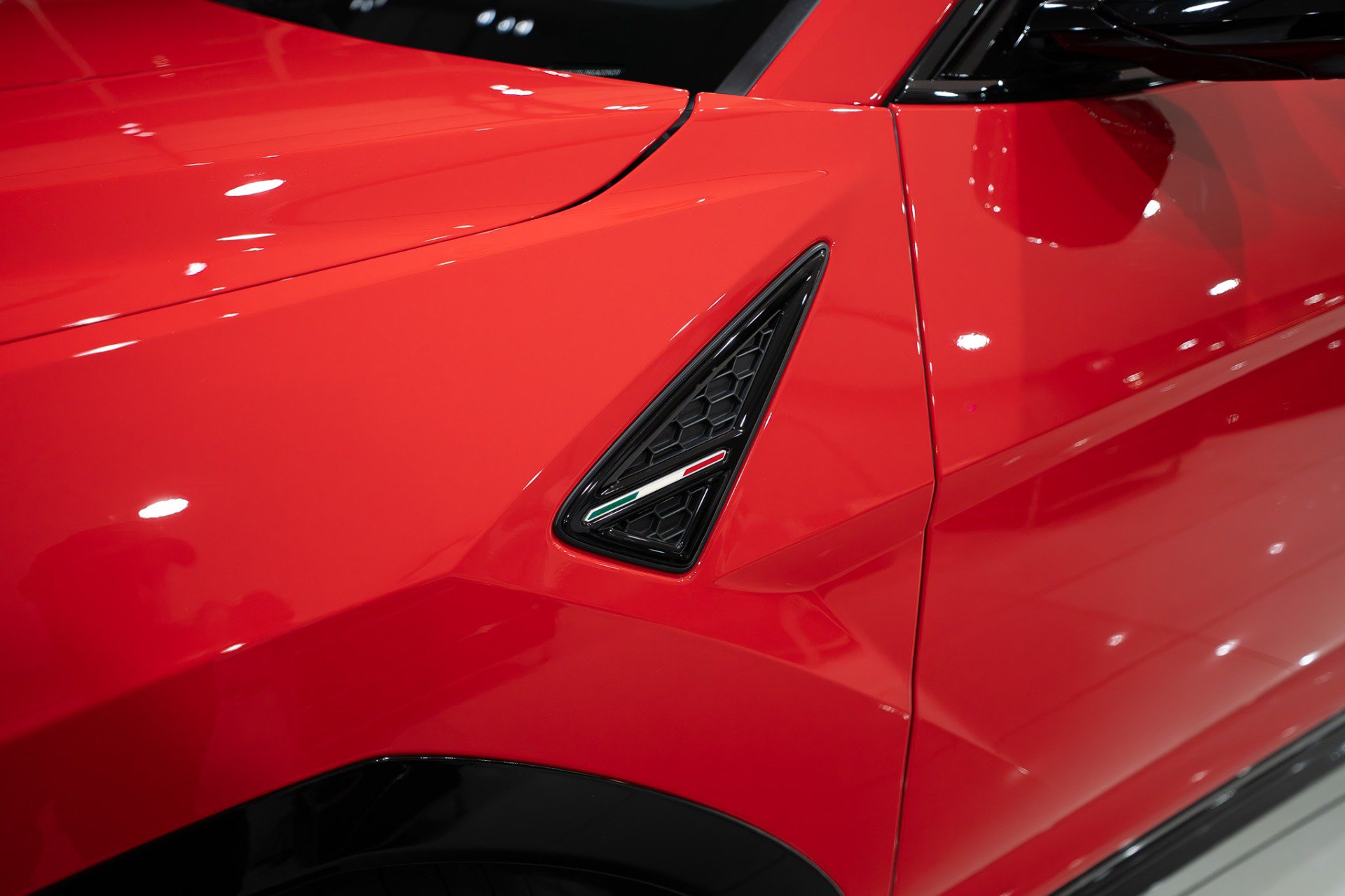Used 2022 Lamborghini Urus AWD/4WD image 61