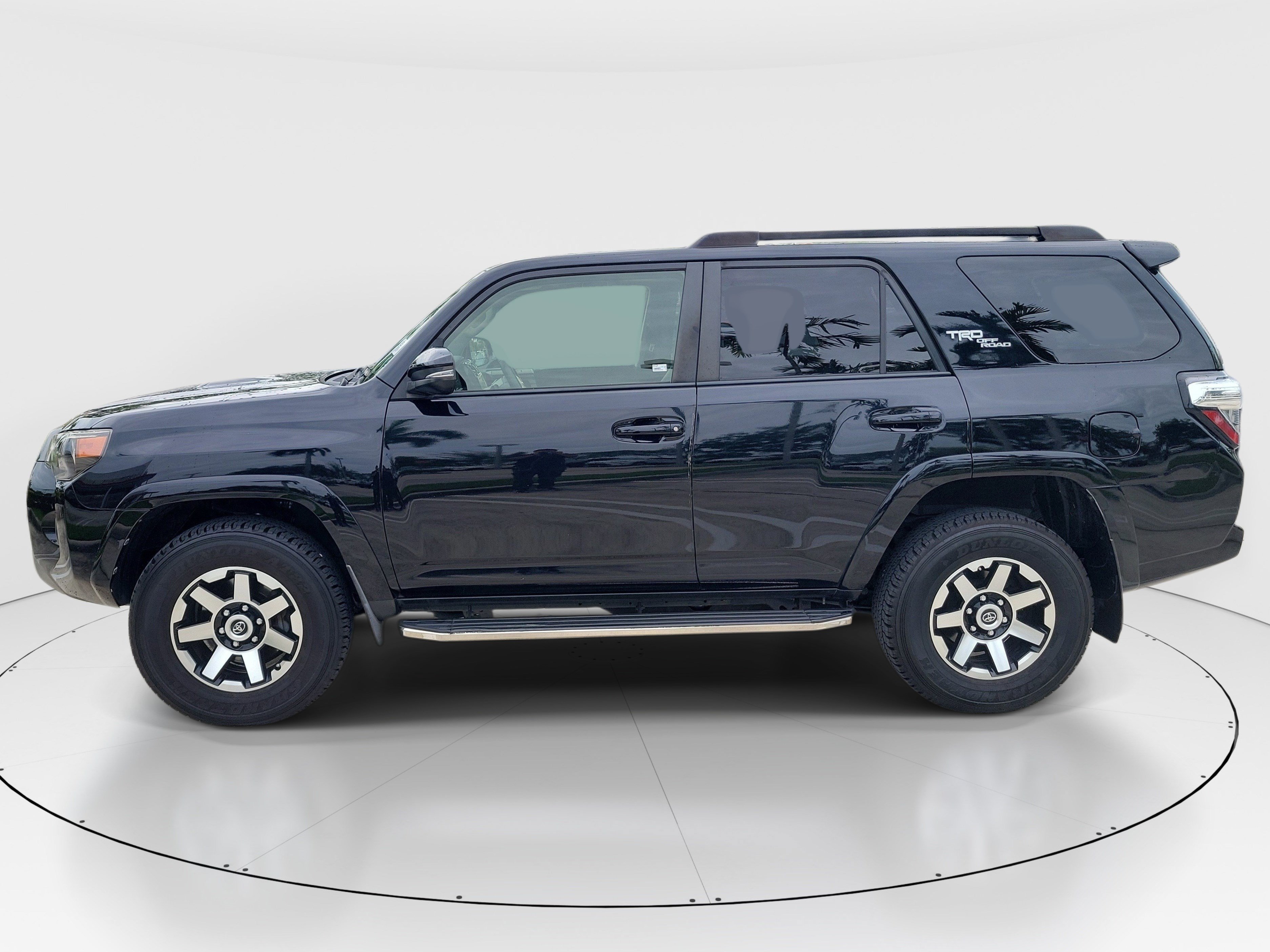 Used 2021 Toyota 4Runner TRD Off-Road Premium w/ Moonroof Package AWD/4WD image 4